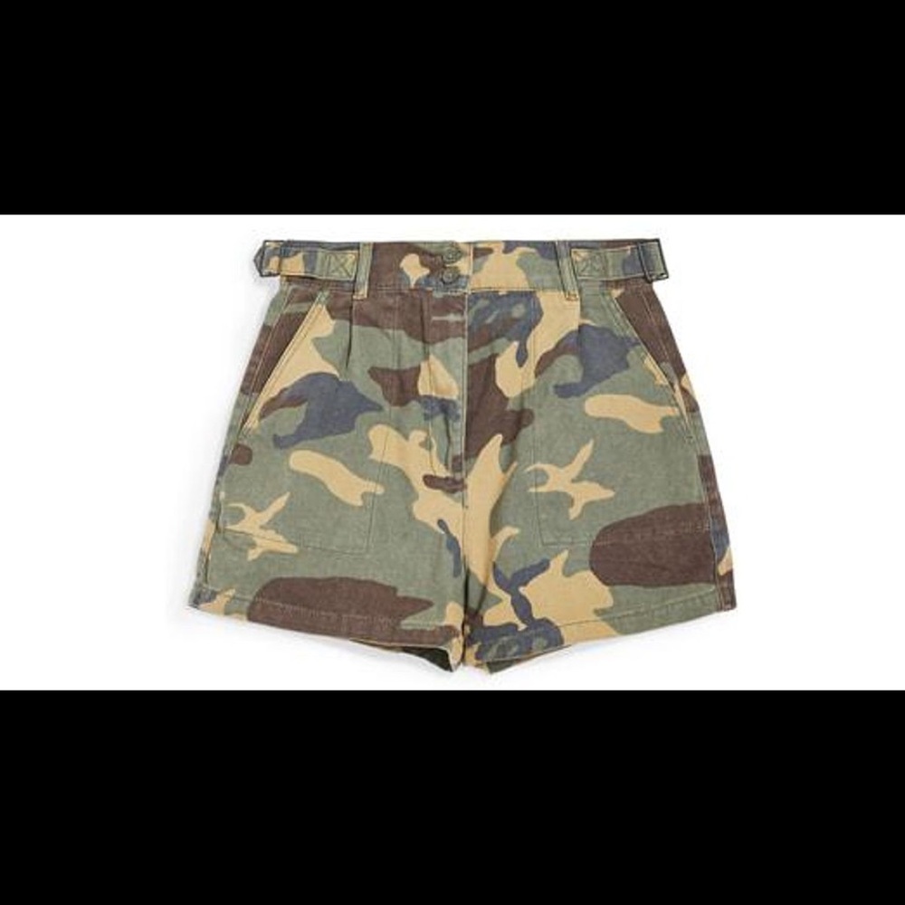 Like new Topshop camo shorts - Picture 2 of 7